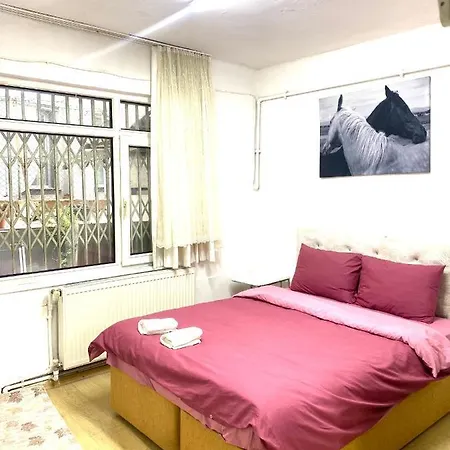 Spectecular Location In Taksim Cihangir/5 Person